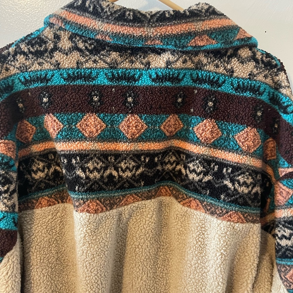 Western style half zip pullover - Picture 2 of 4